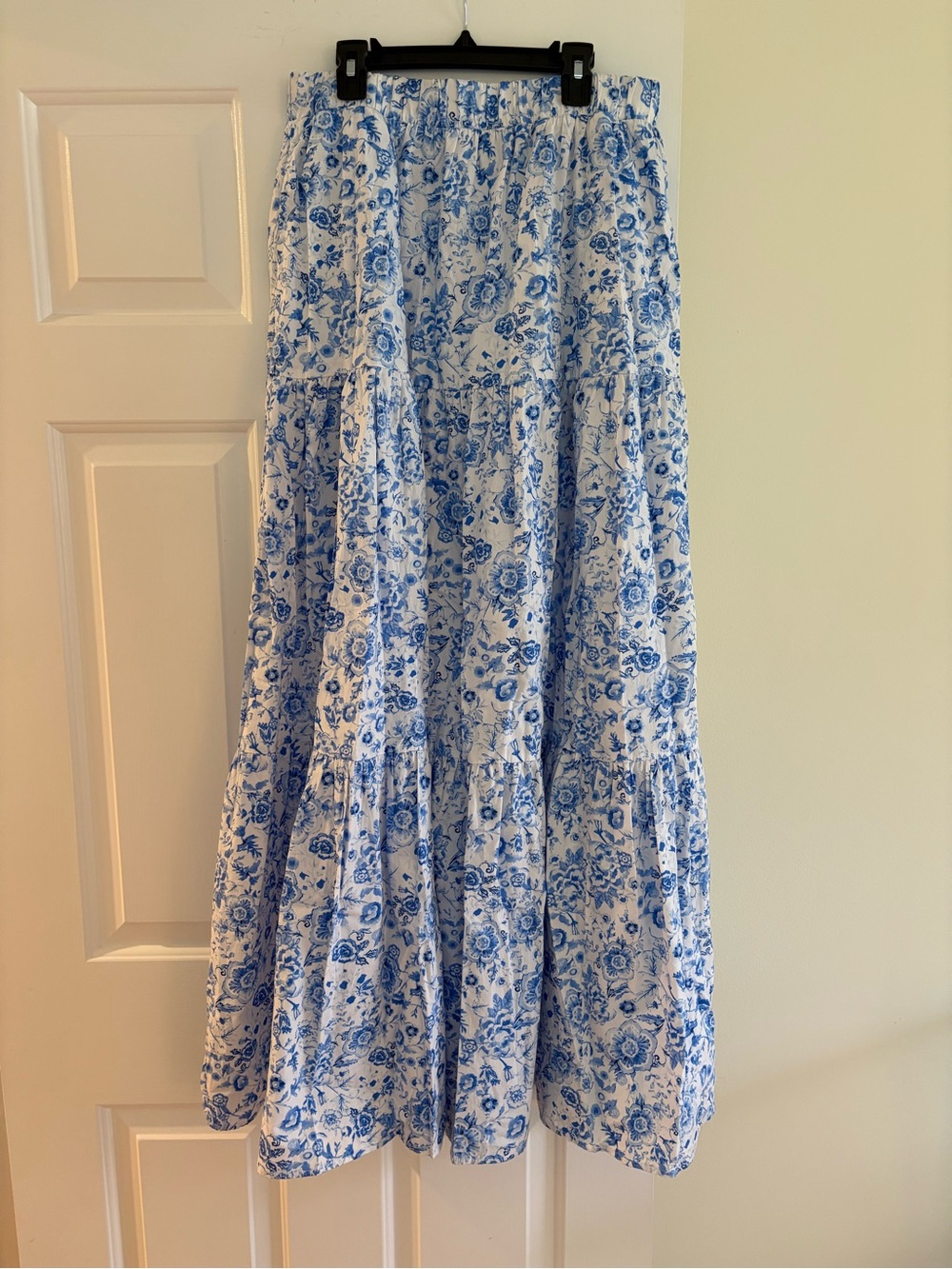 Crown & Ivy Blue Floral Tiered Maxi Skirt (size M)